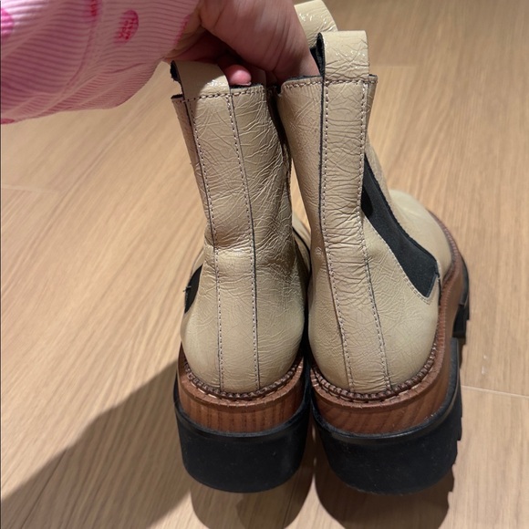 Free People Vance Double Tab Chelsea Platform boots in crackle‎ patent leather - Picture 6 of 10